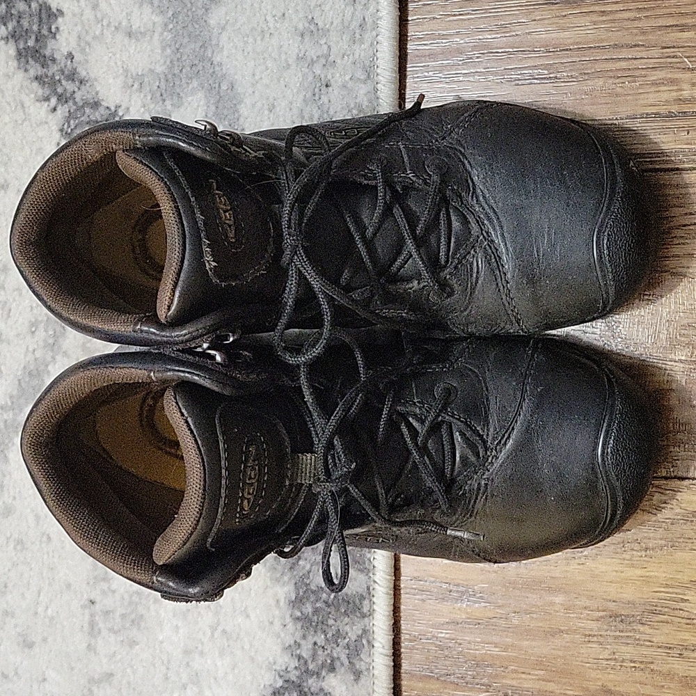 Keen womens work boot sz.7 M
